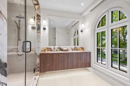 Primary Bathroom Photo of 1 4136 Cambridge Street, Burnaby, BC