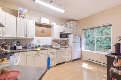 Kitchen Island Photo of 55 15133 29a Avenue, Surrey, BC