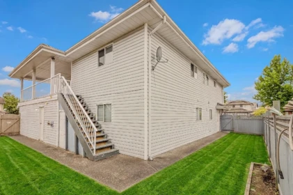Laundry Room Photo of 12441 71A AVENUE, Surrey BC V3W 0P7
