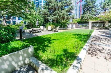 Garden / Landscaping Photo of 2002 1295 Richards Street, Vancouver, BC