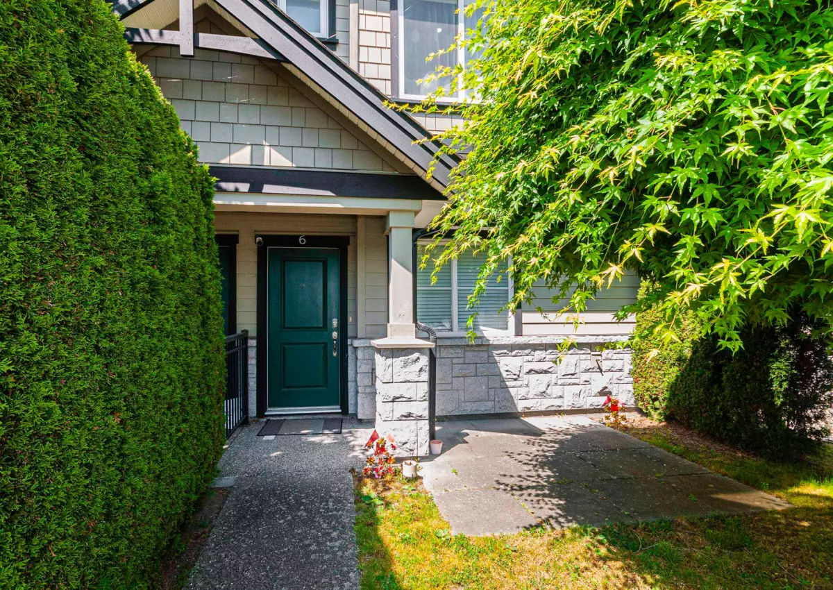 Living Room Photo of 6 8699 Williams Road, Richmond, BC