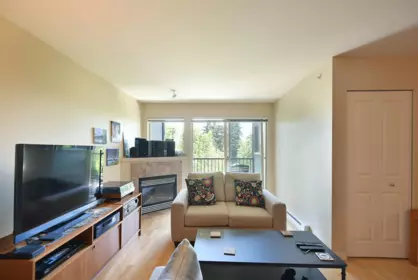 Kitchen Island Photo of 403 5631 Inlet Avenue, Sechelt, BC