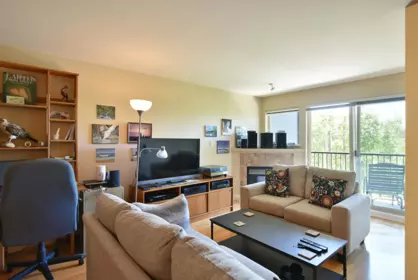 Kitchen Photo of 403 5631 Inlet Avenue, Sechelt, BC