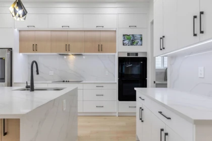 Kitchen Island Photo of 8699 Machell Street, Mission, BC