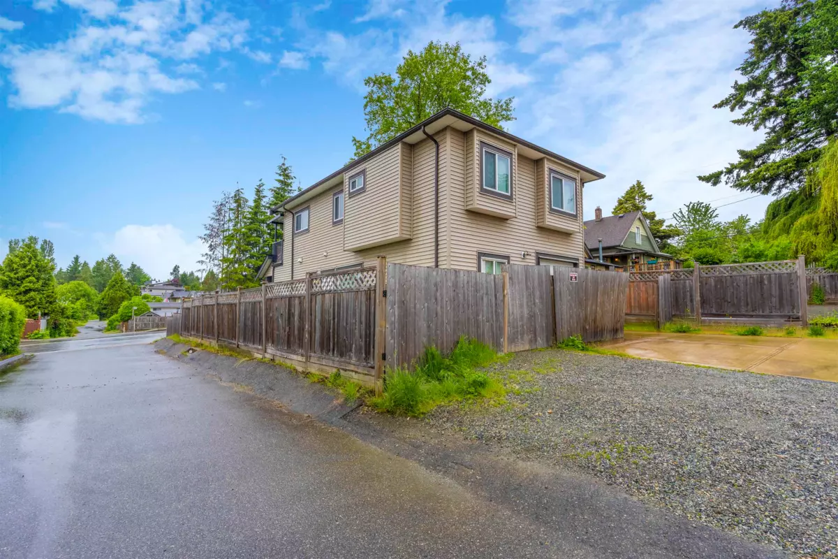 Family Room Photo of 7430 Grand Street, Mission, BC