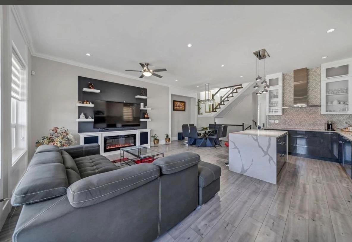 Dining Area Photo of 14039 59a Avenue, Surrey, BC
