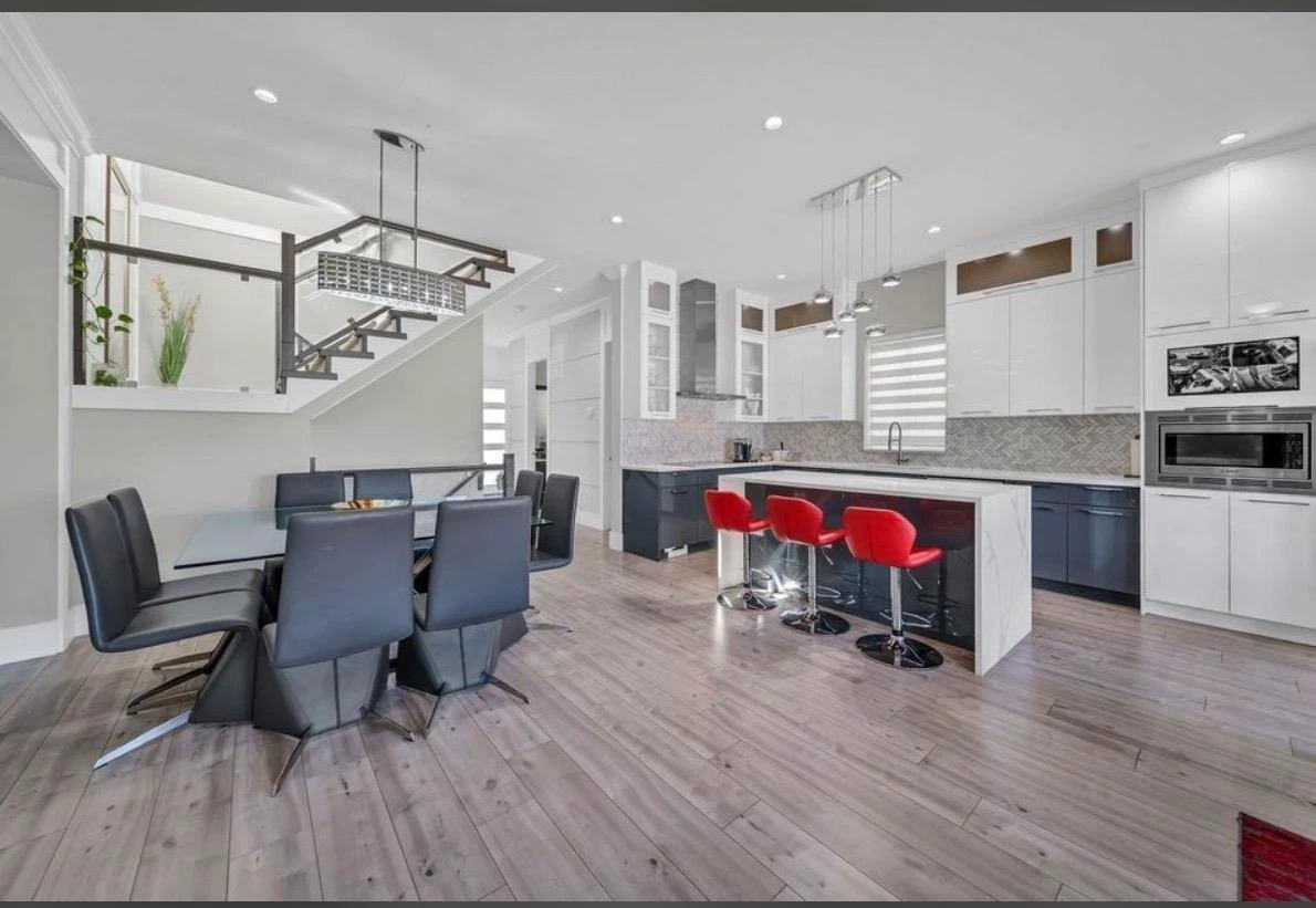 Family Room Photo of 14039 59a Avenue, Surrey, BC