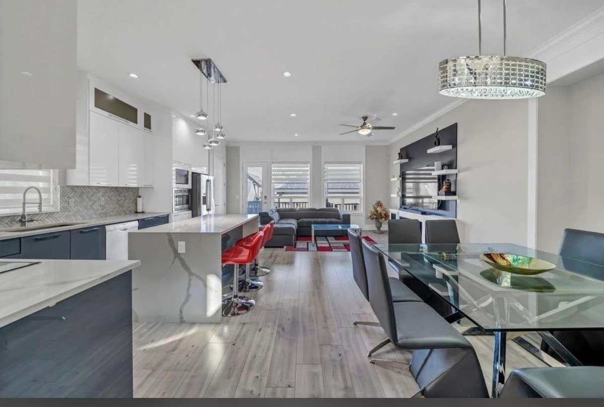 Living Room Photo of 14039 59a Avenue, Surrey, BC