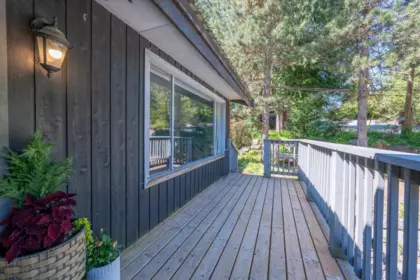Kitchen Island Photo of 3106 Tyrol Crescent, Whistler, BC