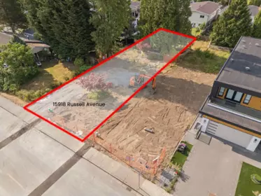 Primary Bedroom Photo of 15918 Russell Avenue, White Rock, BC