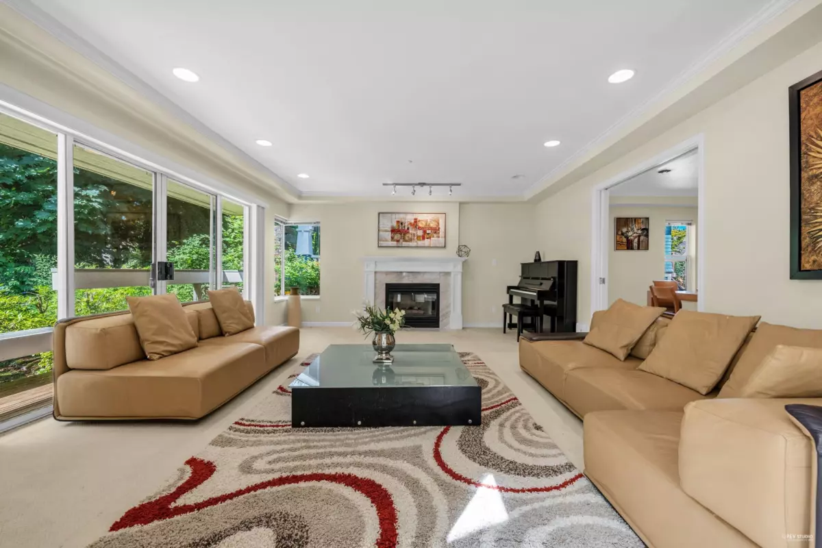Living Room Photo of 3091 W 38th Avenue, Vancouver, BC