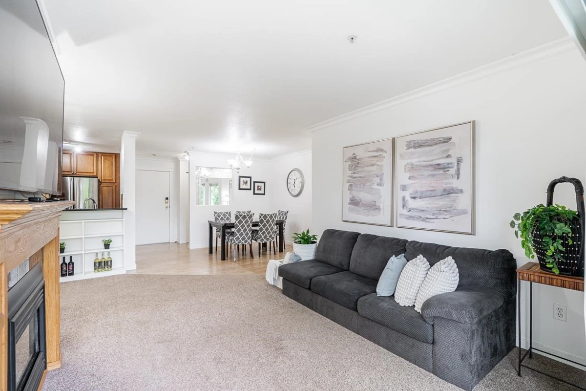 Living Room Photo of 211 20881 56 Avenue, Langley, BC