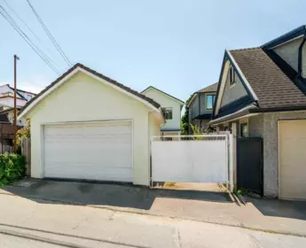 Outdoor Deck Photo of 1611 E 57th Avenue, Vancouver, BC