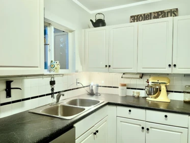 Powder Room Photo of 2725 Gordon Avenue, Surrey, BC