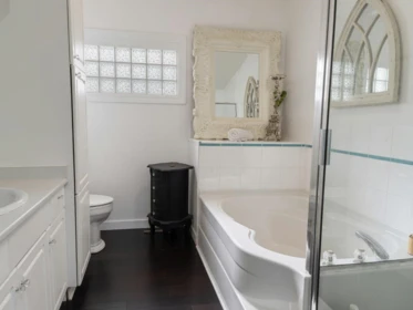Walk-In Closet Photo of 2725 Gordon Avenue, Surrey, BC