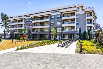 220 6220 Gooseberry Drive, Surrey, BC, Surrey — Apartment/Condo for sale