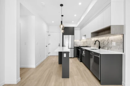 Kitchen Photo of 220 6220 Gooseberry Drive, Surrey, BC