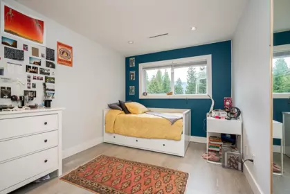 Entry Foyer Photo of 4365 Mountain Highway, North Vancouver, BC