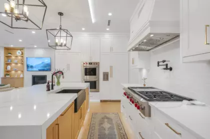 Kitchen Island Photo of 1395 W 21st Street, North Vancouver, BC