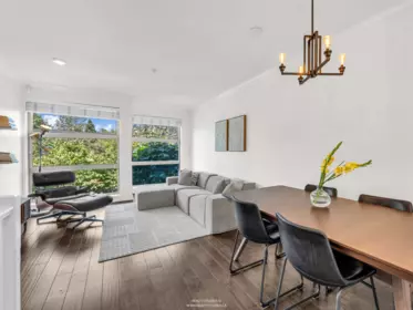Kitchen Photo of 4 618 W 6th Avenue, Vancouver, BC