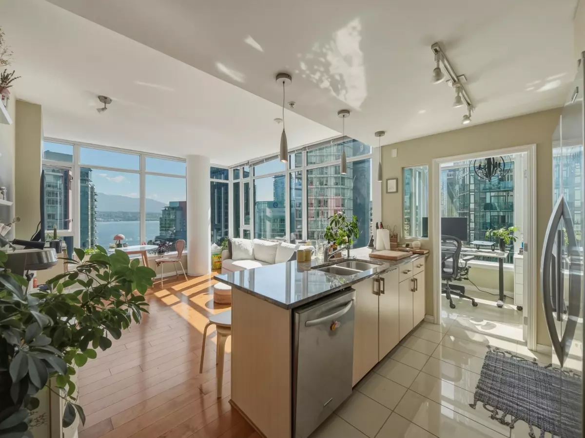 Family Room Photo of 2106 1211 Melville Street, Vancouver, BC