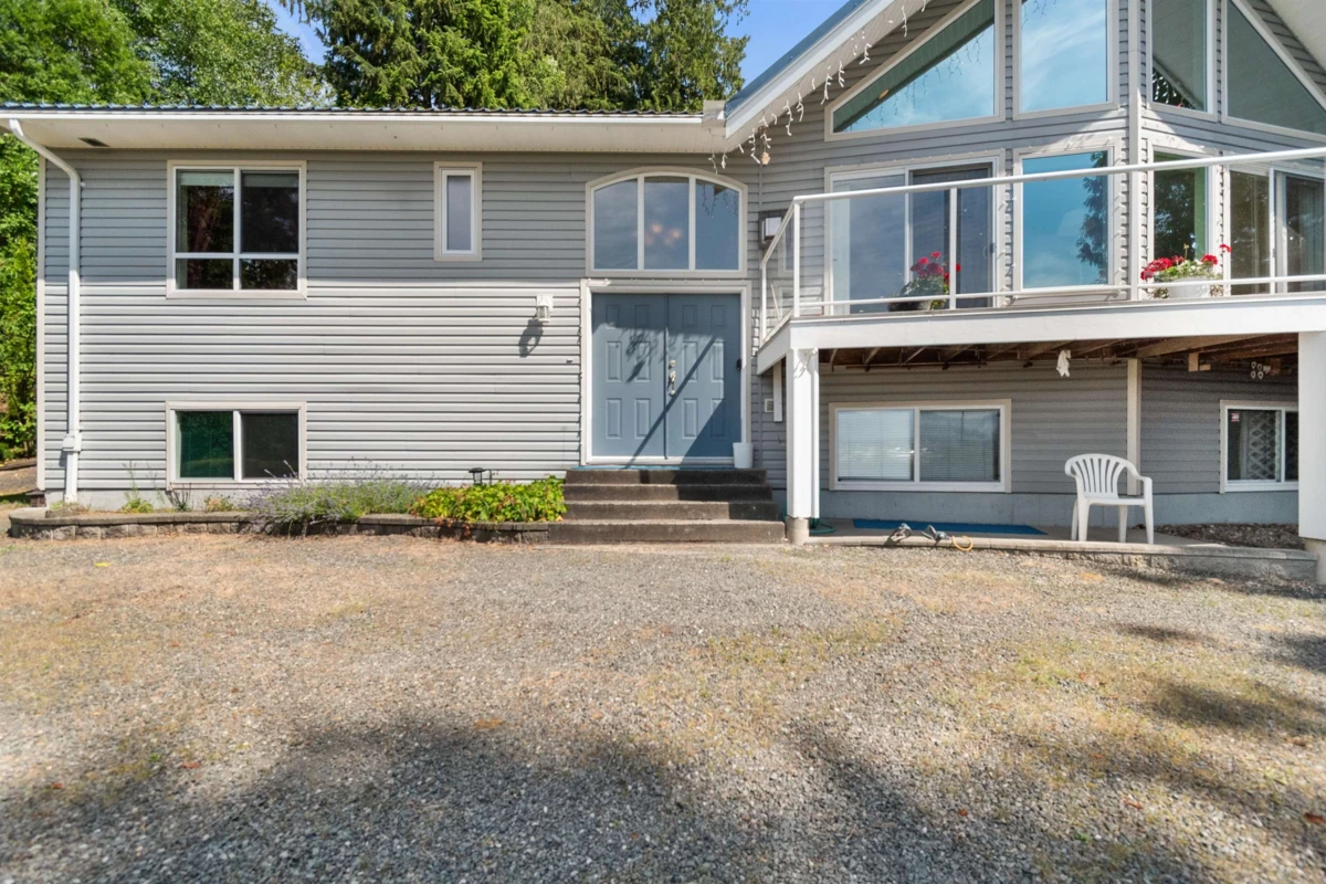 Living Room Photo of 7400 Marble Hill Road, Chilliwack, BC