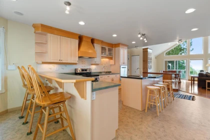 Breakfast Nook Photo of 7400 Marble Hill Road, Chilliwack, BC