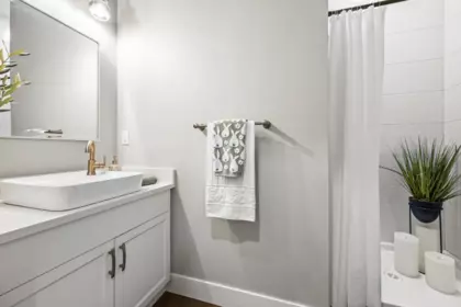 Laundry Room Photo of 52782 Stonewood Place, Rosedale, BC