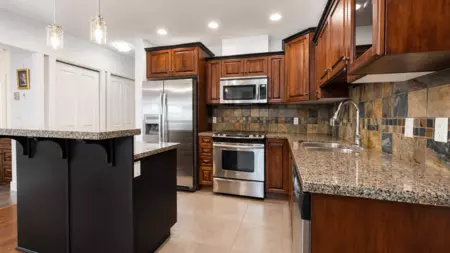 302 9060 Birch Street, Chilliwack, BC, Chilliwack — Apartment/Condo for sale