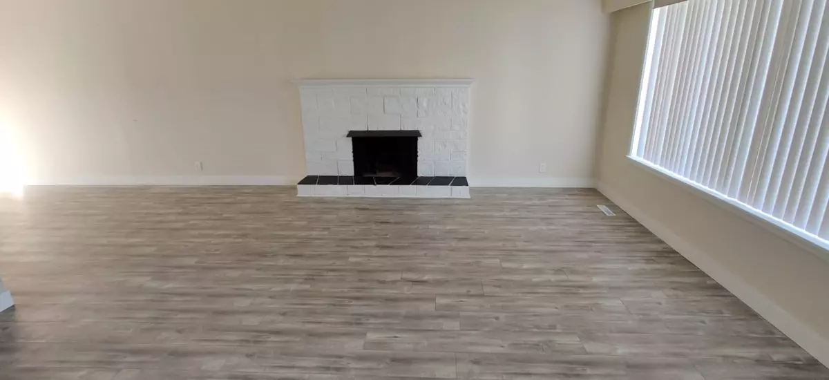 Living Room Photo of 5959 172 Street, Surrey, BC