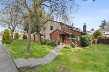 8406 No. 1 Road, Richmond, BC, Richmond — Half Duplex for sale