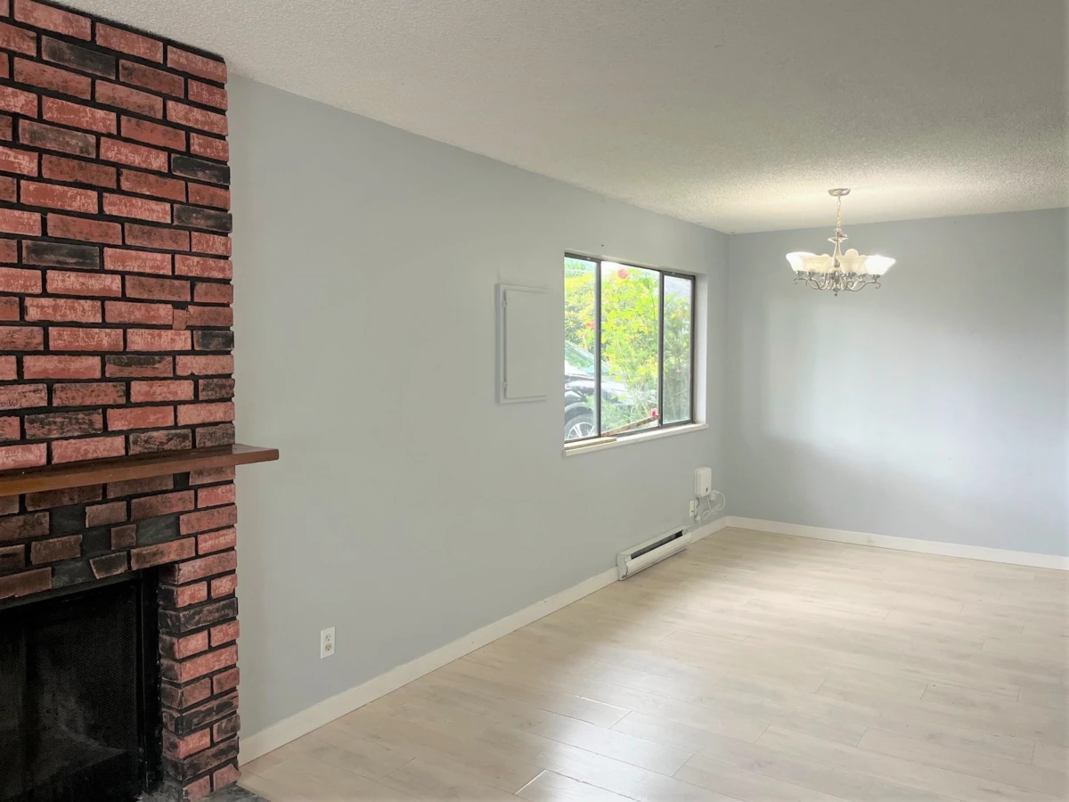 Living Room Photo of 11859 89a Avenue, Delta, BC