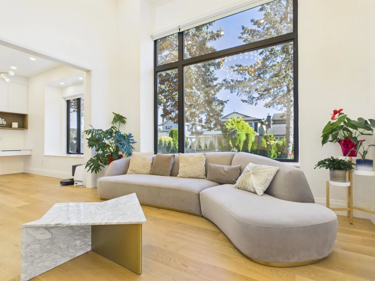 Living Room Photo of 5197 Hollywood Drive, Richmond, BC