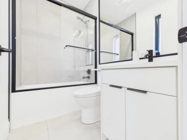 Guest Bathroom Photo of 5197 Hollywood Drive, Richmond, BC