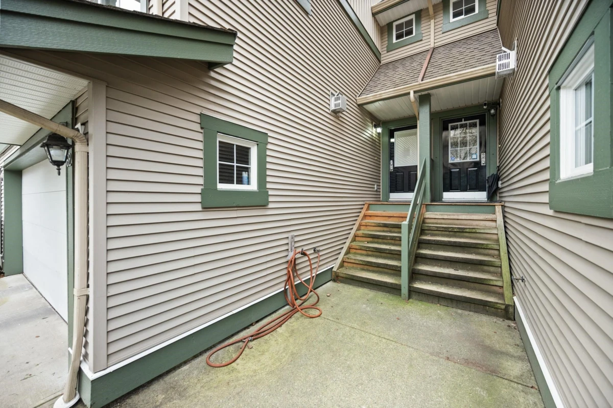 Family Room Photo of 62 6050 166 Street, Surrey, BC