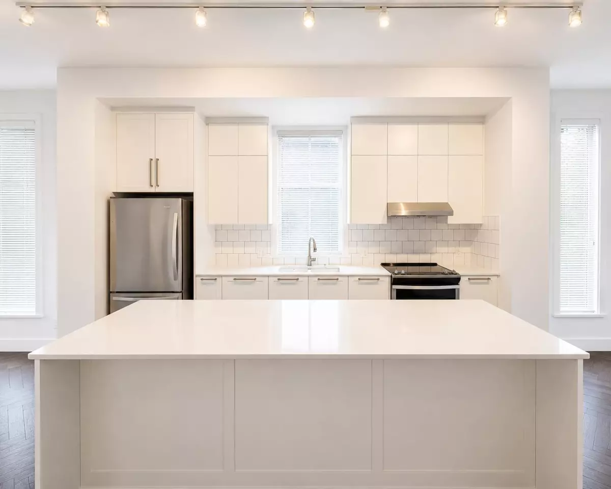 Dining Area Photo of 40 15828 27 Avenue, Surrey, BC
