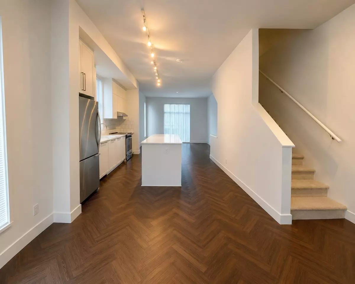 Family Room Photo of 40 15828 27 Avenue, Surrey, BC