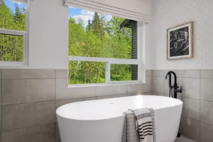 Kitchen Island Photo of 25025 110a Avenue, Maple Ridge, BC