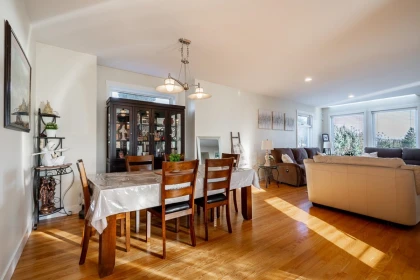 Kitchen Island Photo of 3302 168 Street, Surrey, BC