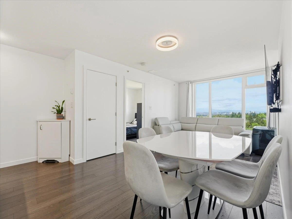 Family Room Photo of 1707 5515 Boundary Road, Vancouver, BC