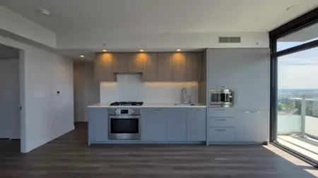 2202 6608 Sussex Avenue, Burnaby, BC, Burnaby — Apartment/Condo for sale