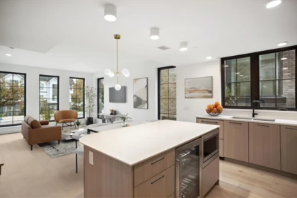 104 157 W King Edward Avenue, Vancouver, BC, Vancouver — Townhouse for sale