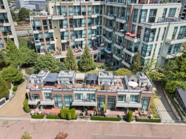 Garden / Landscaping Photo of 114 8 Renaissance Square, New Westminster, BC
