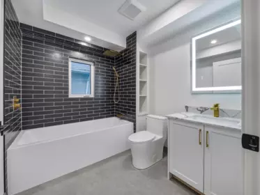 Guest Bathroom Photo of 1 2339 Parker Street, Vancouver, BC
