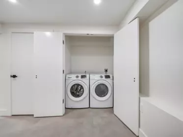 Laundry Room Photo of 1 2339 Parker Street, Vancouver, BC