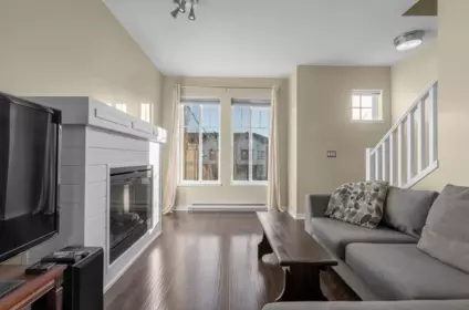 Kitchen Photo of 55 5839 Panorama Drive, Surrey, BC