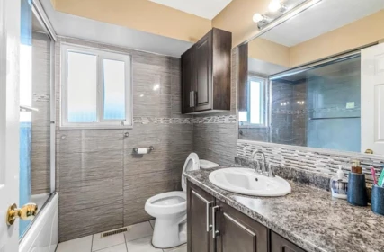 Kitchen Photo of 6848 135 Avenue, Surrey, BC