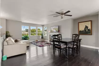 Breakfast Nook Photo of 5633 Kathleen Drive, Chilliwack, BC