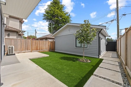 Garden / Landscaping Photo of 2 8578 Cartier Street, Vancouver, BC