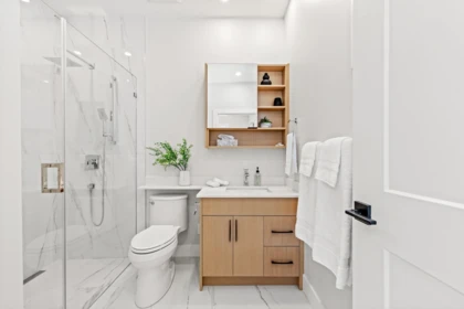Mudroom Photo of 2 8578 Cartier Street, Vancouver, BC